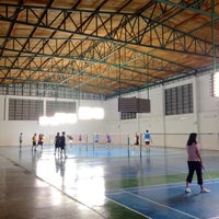 Photo taken at Badminton Court แจ้งวัฒนะ 12 by Chalermchai S. on 11/21/2014