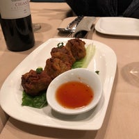 Foto tirada no(a) Sanook Thai Cuisine por Pauline R. em 3/23/2019