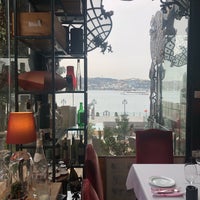 Foto tirada no(a) Swiss Restaurant por Nilhan em 1/25/2019