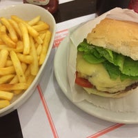 1/21/2015 tarihinde Eliza H.ziyaretçi tarafından Garota Paulista Burger &amp;amp; Salad'de çekilen fotoğraf