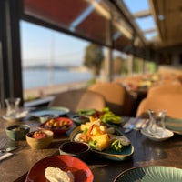 รูปภาพถ่ายที่ Taş Kahve Cafe &amp;amp; Restaurant โดย Kenan A. เมื่อ 8/15/2023