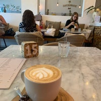 Foto diambil di Cafe Organic oleh Мария Д. pada 10/28/2019