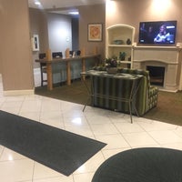 Foto diambil di La Quinta Inn &amp;amp; Suites Kingsport TriCities Airport oleh Robert B. pada 5/10/2019