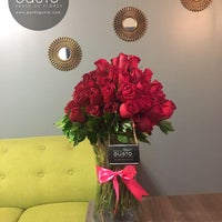 Foto tomada en POR EL GUSTO Envío de flores  por RICARDO V. el 3/8/2018