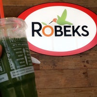 Photo taken at Robeks Fresh Juices &amp;amp; Smoothies by William C. on 3/18/2018