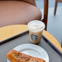 5/1/2024 tarihinde MUATH 🧊ziyaretçi tarafından Starbucks'de çekilen fotoğraf