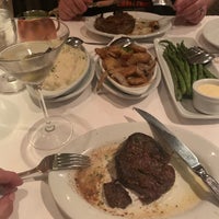 Photo taken at Ruth&amp;#39;s Chris Steak House by mar r. on 10/23/2019