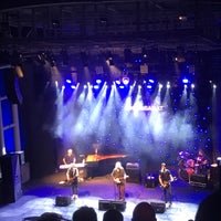 Photo taken at Eşref Denizhan Açıkhava Tiyatrosu by Ela A. on 7/1/2022