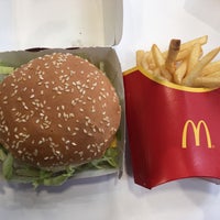 9/25/2017 tarihinde Yiyi C.ziyaretçi tarafından McDonald&amp;#39;s'de çekilen fotoğraf