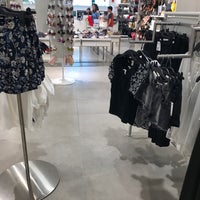 H&m broadway clearance mall
