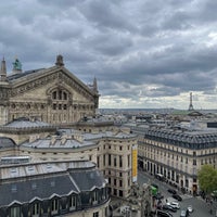 Foto tirada no(a) Terrasse des Galeries Lafayette por Kirill O. em 4/20/2024