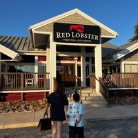 Photo taken at Red Lobster by Sam W. on 9/28/2022