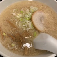 Photo taken at ラーメン餃子館 小次郎 新宿店 by Jacob(ジェイコブ) on 10/30/2020