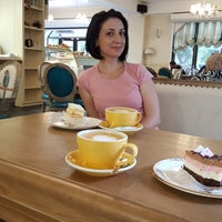 Снимок сделан в Bellagio Bakery Wine пользователем Layla B. 5/6/2018