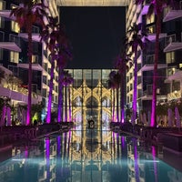 Foto tomada en FIVE Palm Jumeirah Dubai  por ع el 5/12/2024