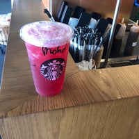 Foto scattata a Starbucks da Mohammed🇸🇦🇦🇪 il 6/22/2018