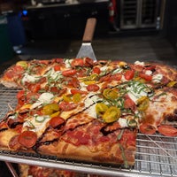 5/15/2024 tarihinde Natasha K.ziyaretçi tarafından Tony’s Pizza Napoletana'de çekilen fotoğraf