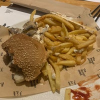 Das Foto wurde bei The Burger Joint von SOR . am 1/21/2022 aufgenommen
