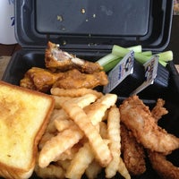 Photo taken at Zaxby&amp;#39;s Chicken Fingers &amp;amp; Buffalo Wings by 🔱Trebor M. on 1/3/2013