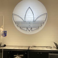 Adidas Originals Shop Sporting Goods Shop In 江東区
