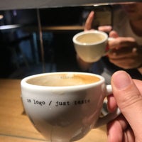 Photo taken at Eli&amp;#39;s Caffe by 영태 서. on 6/8/2018
