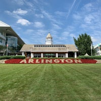 Foto tomada en Arlington International Racecourse  por Sydney R. el 8/12/2019