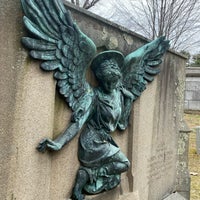 Снимок сделан в Sleepy Hollow Cemetery пользователем Persephone 4/8/2023