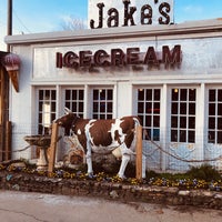 Photo taken at Jake&amp;#39;s Ice Cream by Hümeyra Ö. on 2/16/2019