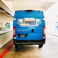 Foto tirada no(a) Zappos.com por Shinji I. em 7/23/2019