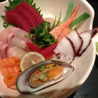 9/28/2013에 William M.님이 Ocean Blue Sushi Club에서 찍은 사진