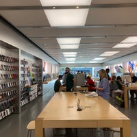 Photo taken at Apple Los Gatos by Brian M. on 6/19/2019