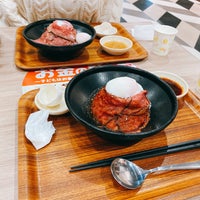 精肉店直営ローストビーフ丼 やまと 中央4 9 51