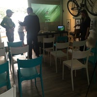 6/24/2017 tarihinde Silvia B.ziyaretçi tarafından Aro 27 Bike Café'de çekilen fotoğraf