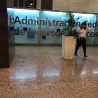 Photo taken at Administración Federal de Ingresos Públicos (AFIP) by Di🟦🟨🟦 on 10/30/2016