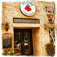 Foto tirada no(a) Plum Tomatoes Pizzeria Restaurant por Plum Tomatoes Pizzeria Restaurant em 11/11/2016