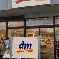 Foto scattata a dm-drogerie markt da Ivan S. il 2/21/2017