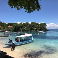 Photo taken at Nusa Lembongan Resort by Canariens on 3/15/2020