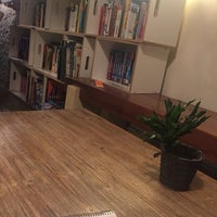 Foto tomada en La Ciudad Invisible | Café-librería de viajes  por No Ni Na el 3/13/2018