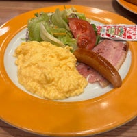 Photo taken at Jonathan&amp;#39;s by こかす on 3/23/2022