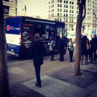 12/6/2012 tarihinde William A.ziyaretçi tarafından Delta Nonstop NYC Food Truck'de çekilen fotoğraf