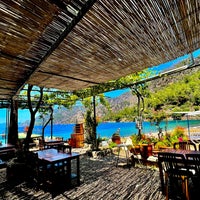 Foto scattata a Delikyol Deniz Restaurant Mehmet’in Yeri da Ertan K. il 6/20/2023