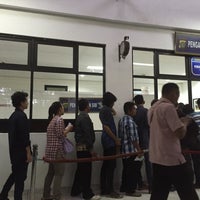 Photo taken at Satuan Pelaksana Administrasi SIM Direktorat Lalu Lintas Polda Metro Jaya by Wiyanto on 1/13/2016