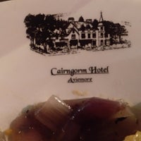 Foto tirada no(a) Cairngorm Hotel por Kiko d. em 8/21/2018