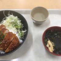 Photo taken at 青山学院大学7号館地下食堂 チカナナ by しゅーぞう ・. on 4/9/2019