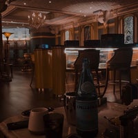 Foto tirada no(a) Turquoise Cigar Lounge - Ritz Carlton por Suliman em 5/15/2024