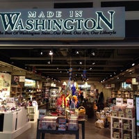 Foto diambil di Made In Washington oleh William d. pada 7/4/2013