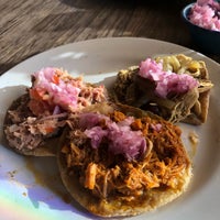 Foto diambil di El 9 Restaurante Lounge Yucateco oleh Elina 💋 pada 1/3/2022