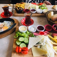 Снимок сделан в Shayna Cafe &amp;amp; Bahçe пользователем 🌸 Lulu 🌸 2/9/2020