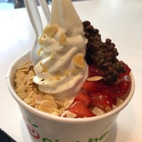 Photo taken at Pinkberry by Chi C. on 9/15/2017
