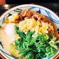 Photo taken at 丸亀製麺 松山六軒家店 by ましろ 。. on 6/13/2019